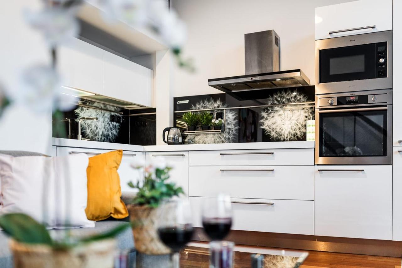 Duplex Apartment With 3 Bedrooms プラハ エクステリア 写真