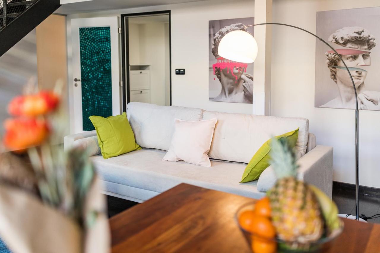 Duplex Apartment With 3 Bedrooms プラハ エクステリア 写真