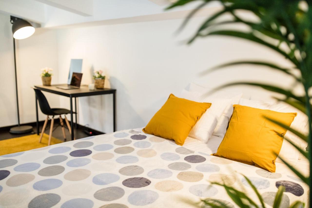 Duplex Apartment With 3 Bedrooms プラハ エクステリア 写真