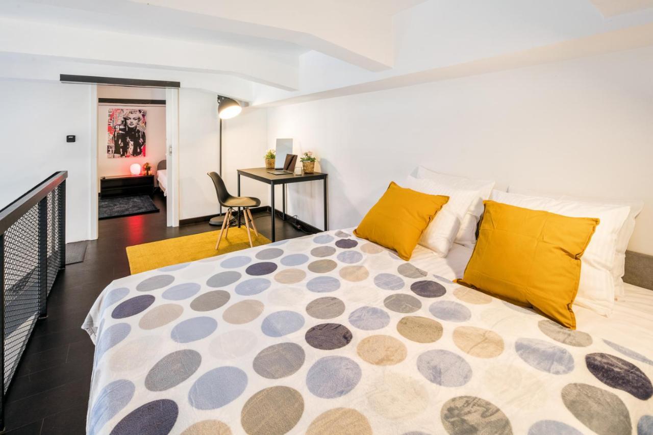 Duplex Apartment With 3 Bedrooms プラハ エクステリア 写真