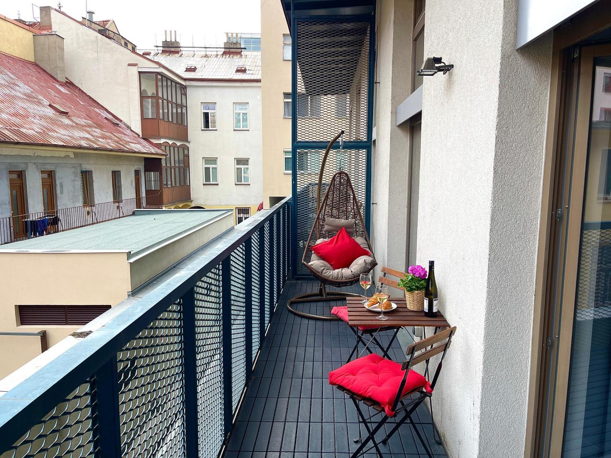 Duplex Apartment With 3 Bedrooms プラハ エクステリア 写真
