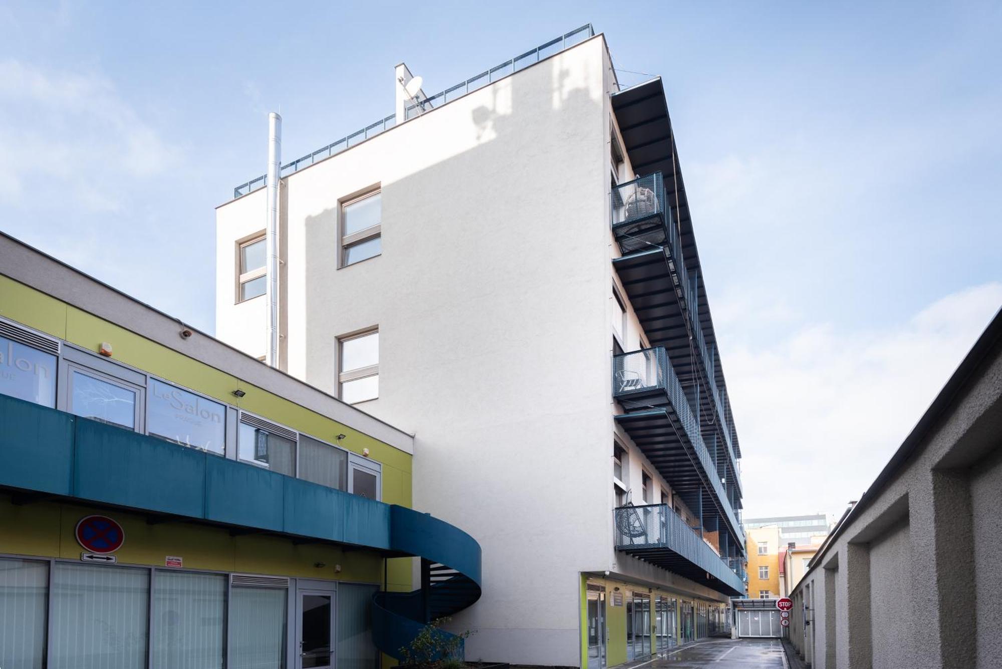 Duplex Apartment With 3 Bedrooms プラハ エクステリア 写真