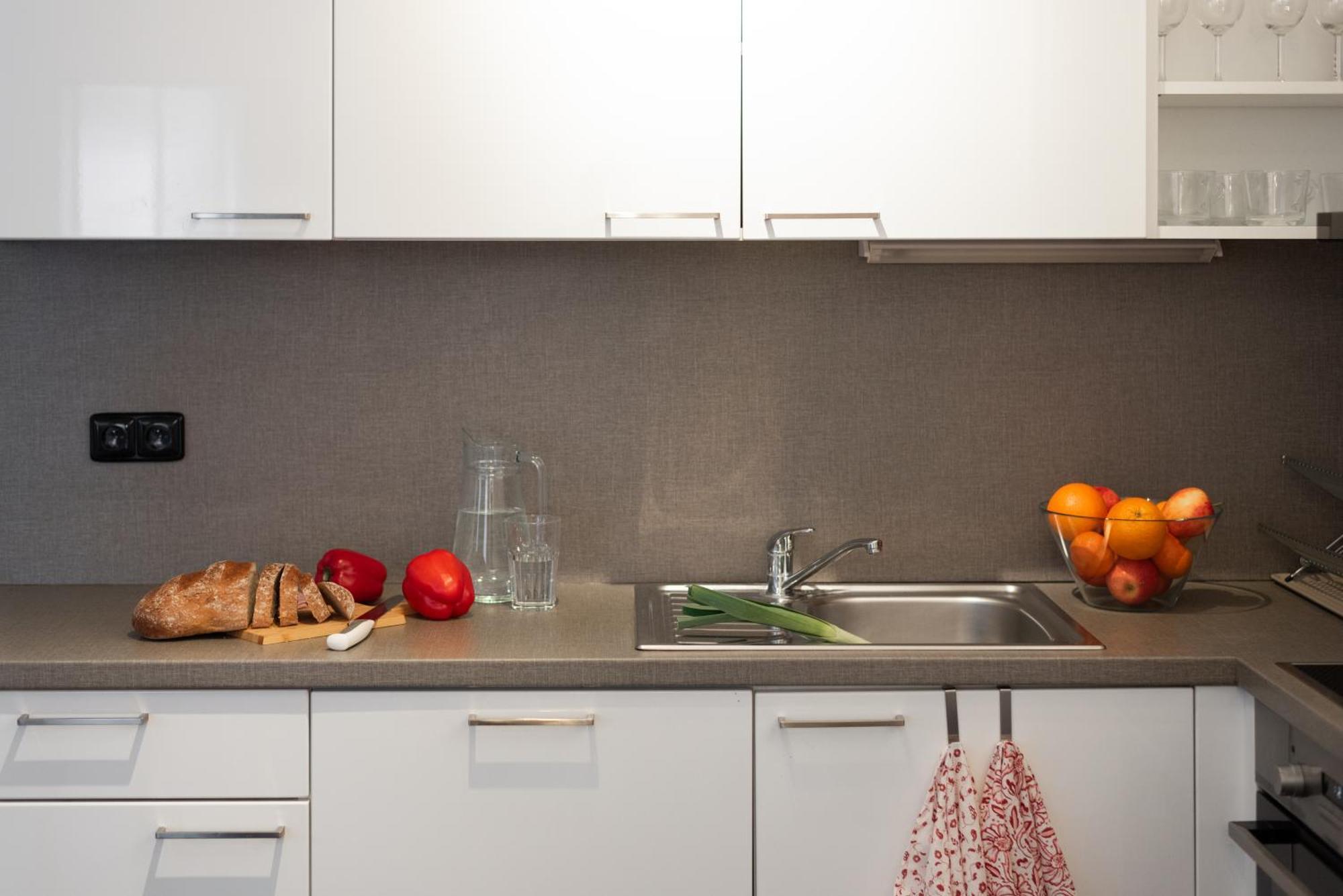 Duplex Apartment With 3 Bedrooms プラハ エクステリア 写真