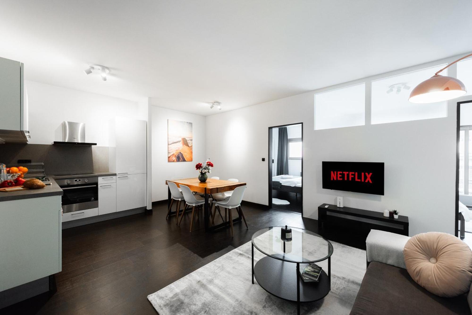 Duplex Apartment With 3 Bedrooms プラハ エクステリア 写真