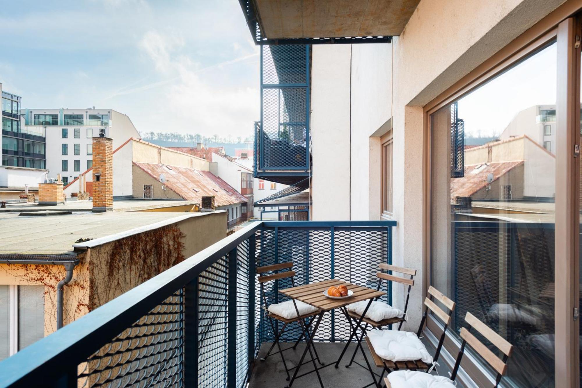 Duplex Apartment With 3 Bedrooms プラハ エクステリア 写真