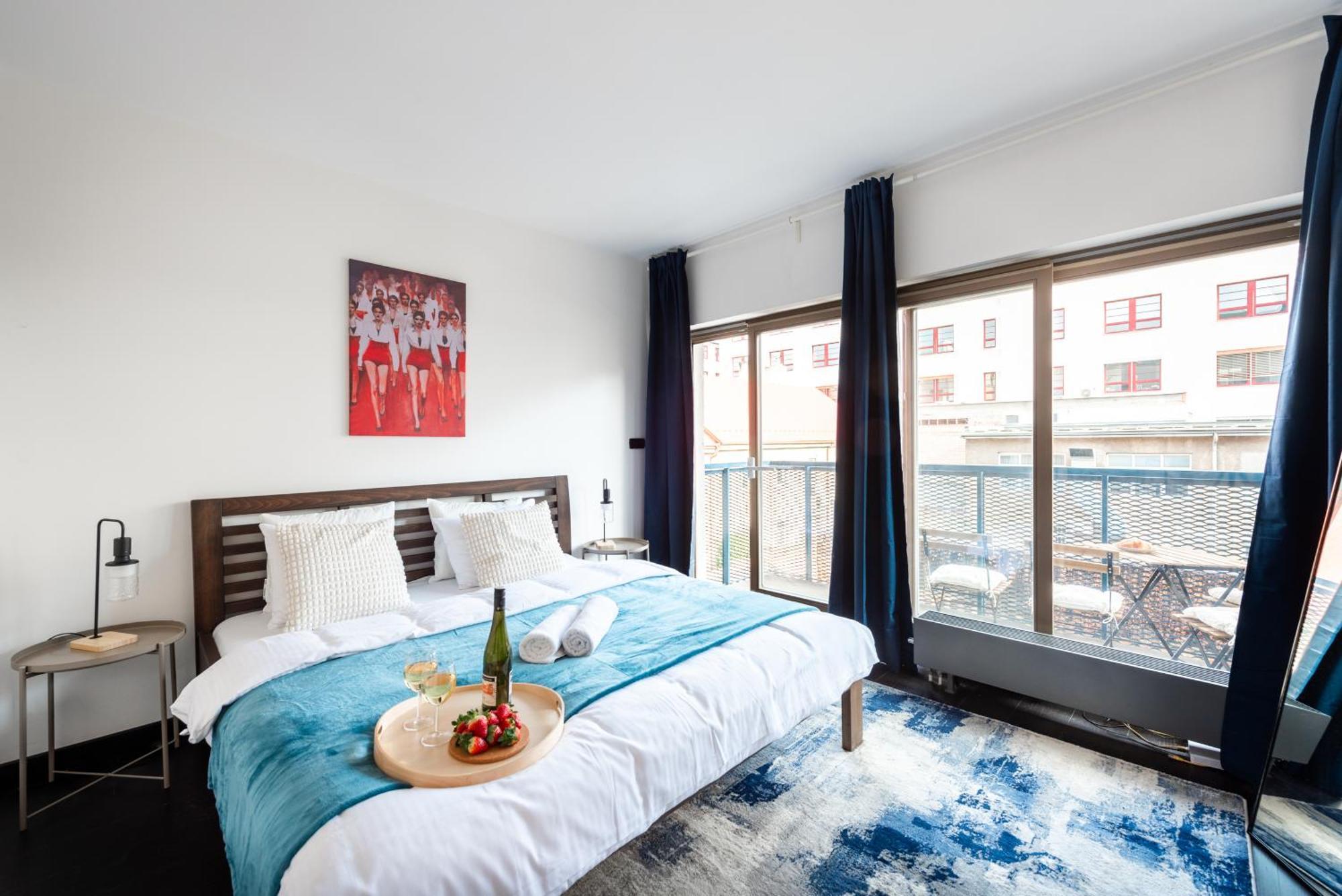 Duplex Apartment With 3 Bedrooms プラハ エクステリア 写真
