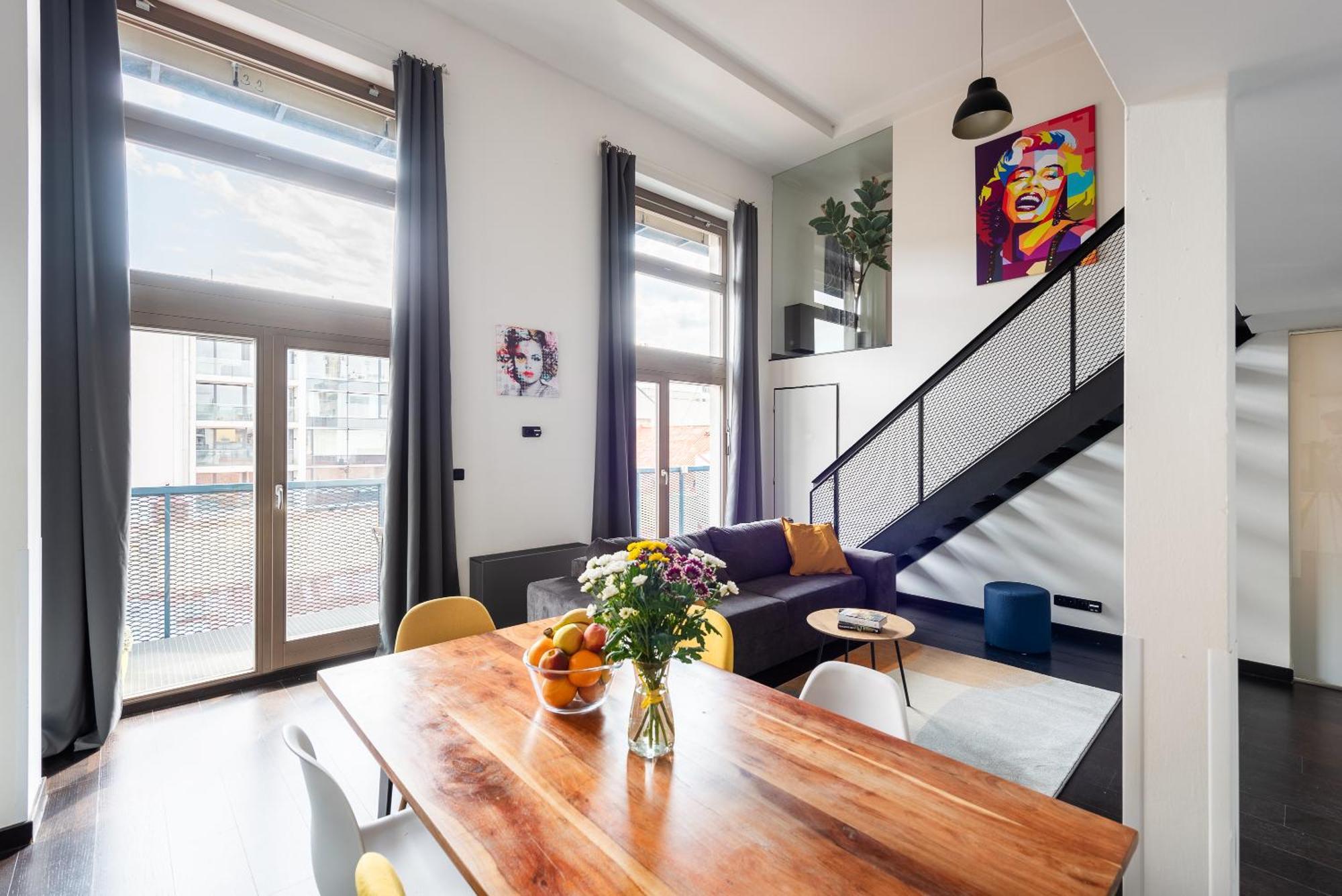 Duplex Apartment With 3 Bedrooms プラハ エクステリア 写真