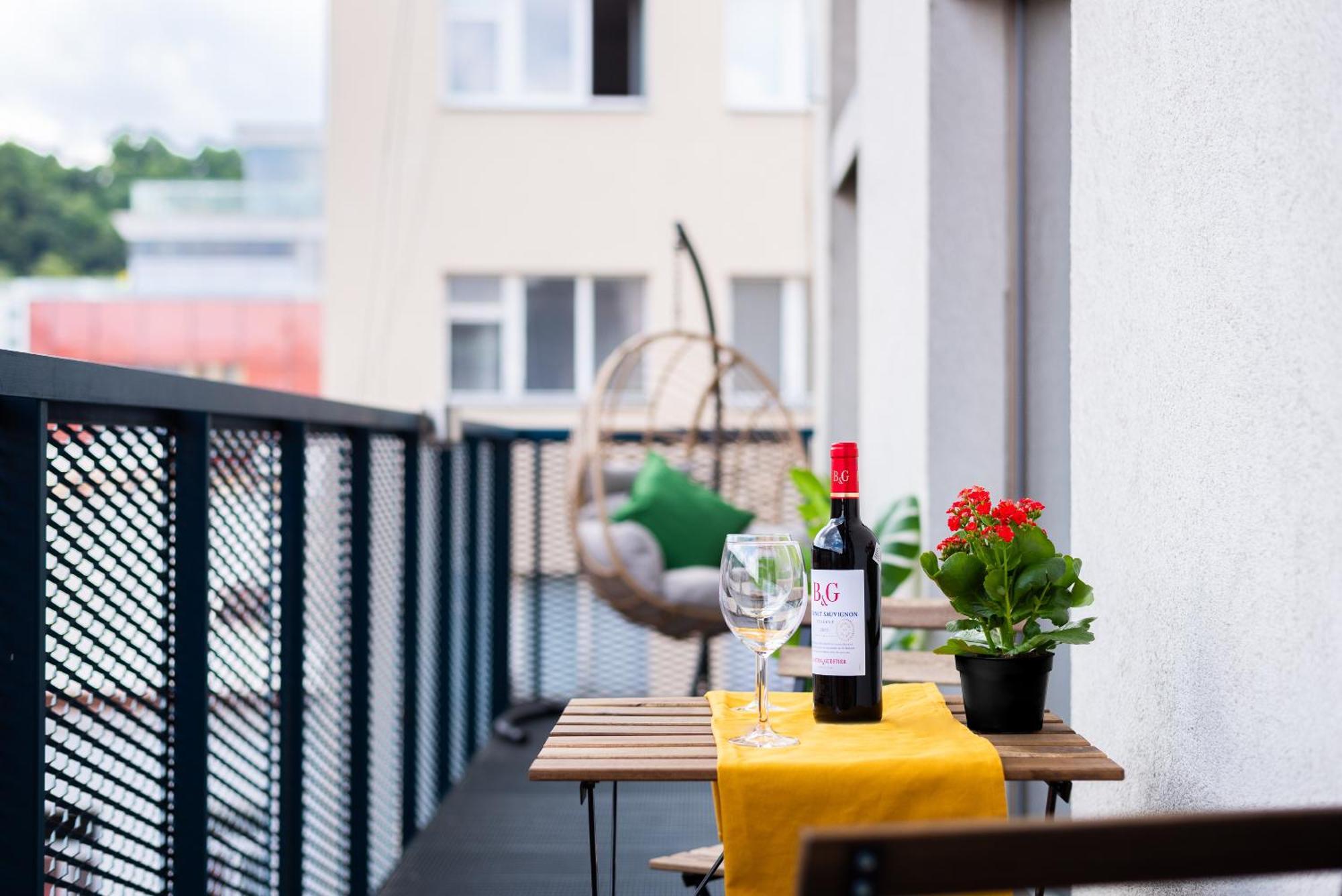 Duplex Apartment With 3 Bedrooms プラハ エクステリア 写真