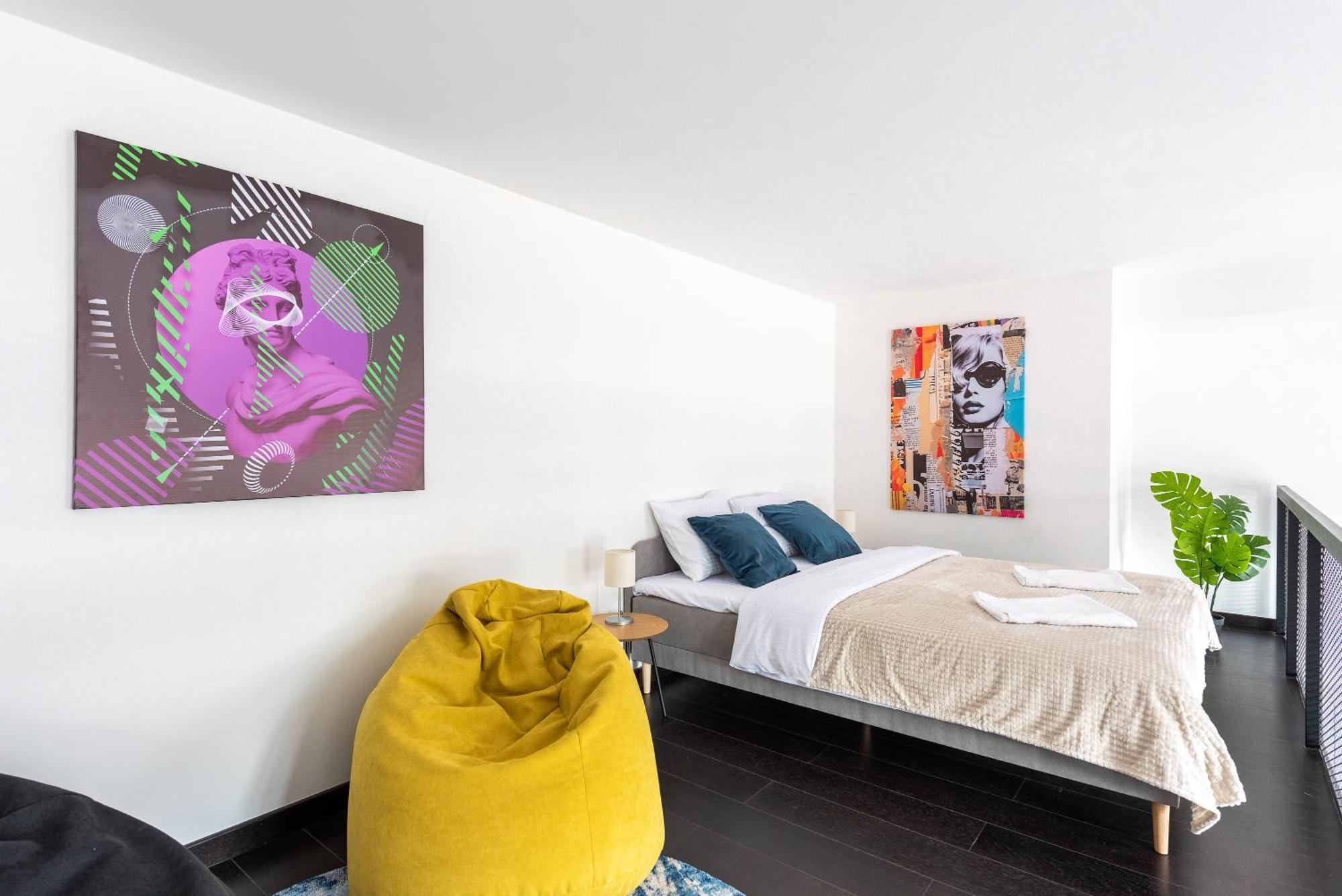 Duplex Apartment With 3 Bedrooms プラハ エクステリア 写真