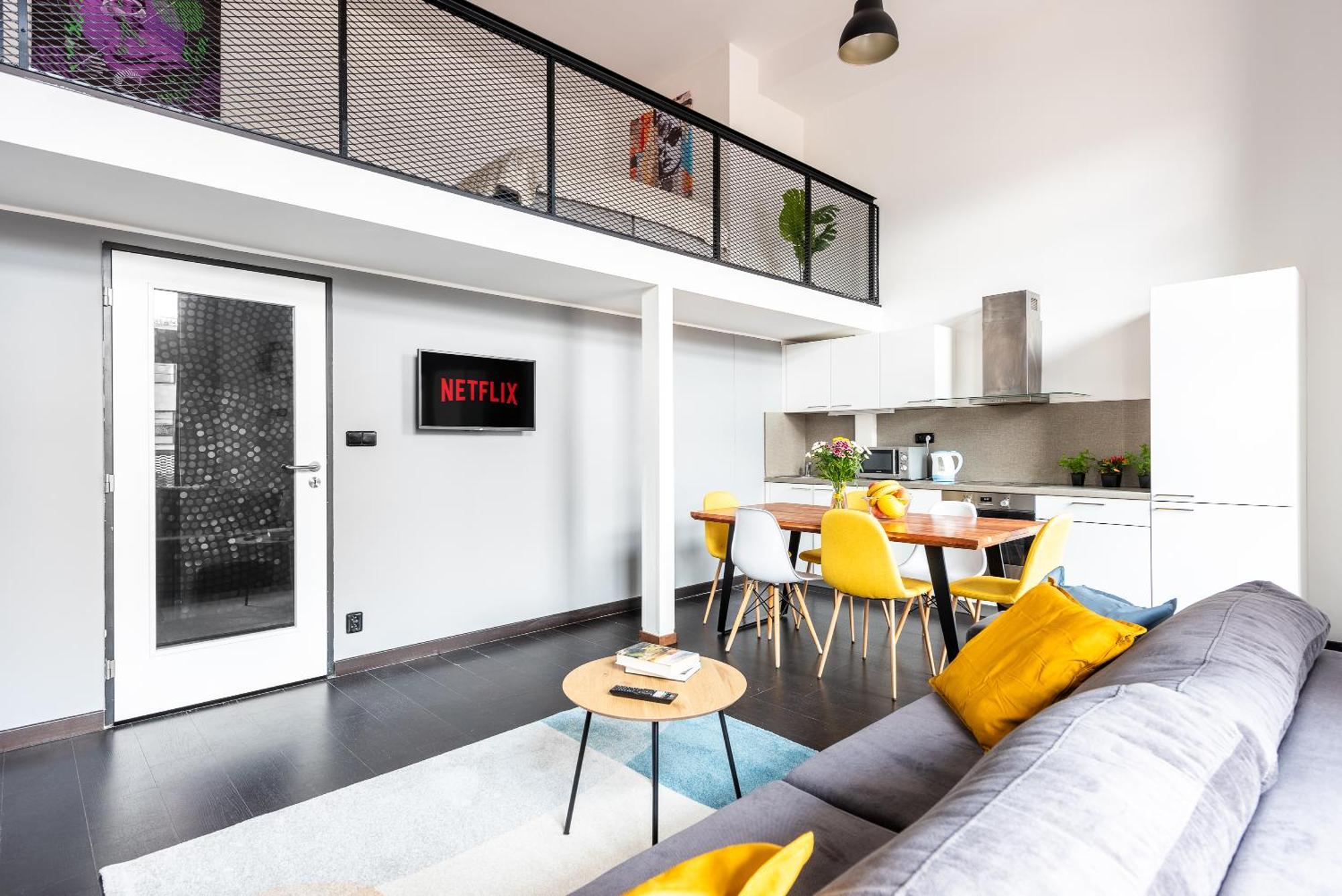 Duplex Apartment With 3 Bedrooms プラハ エクステリア 写真